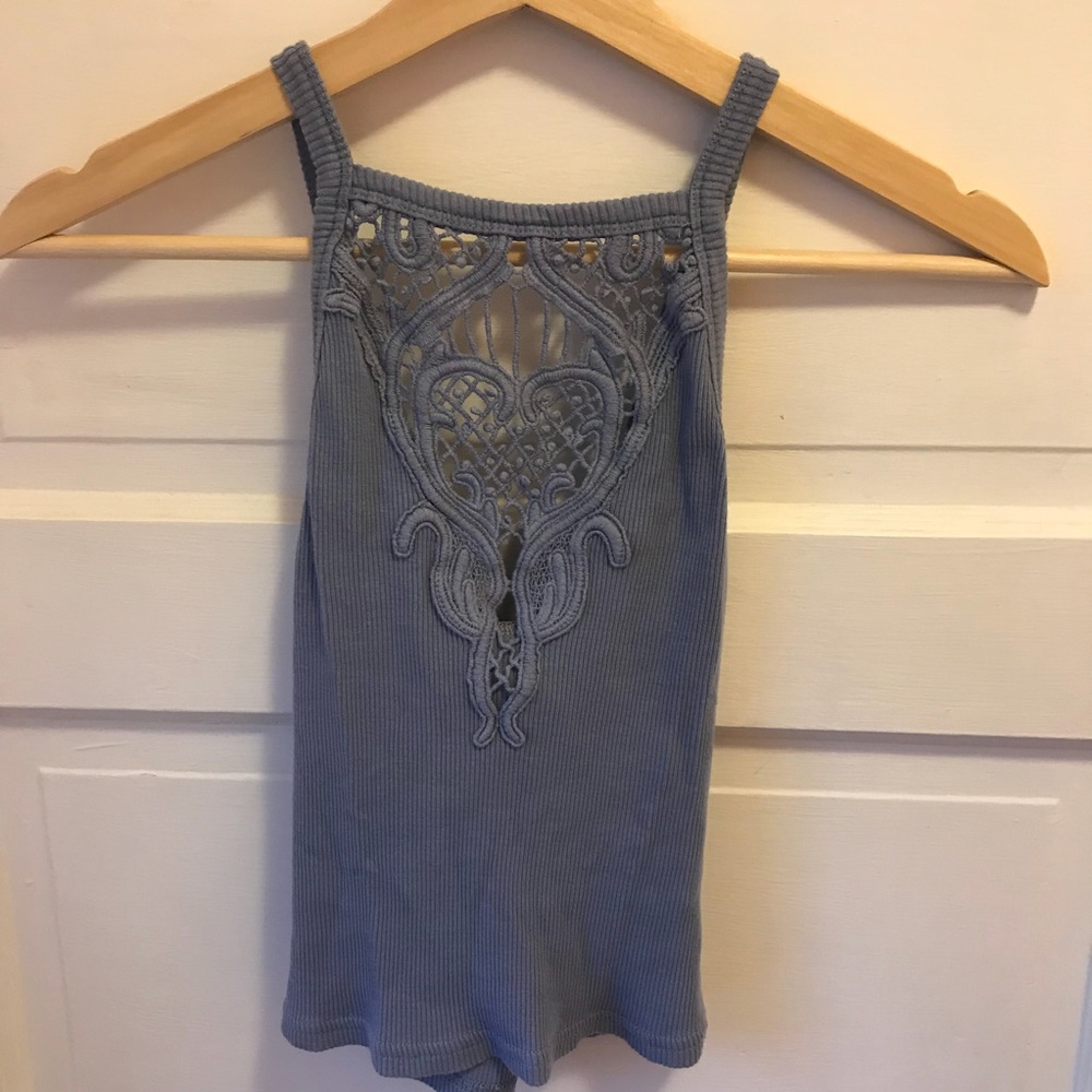 cropped cross back tank top